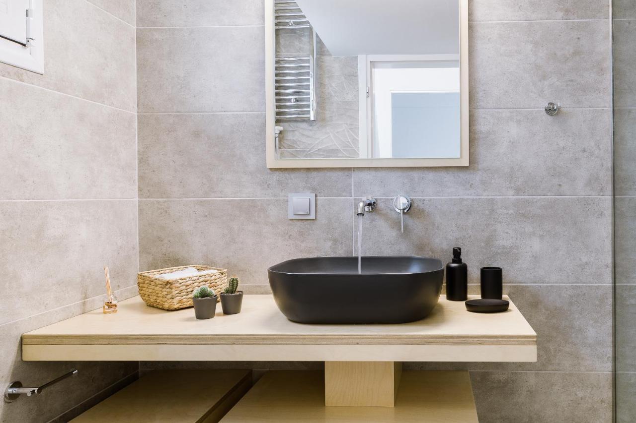 Minimal Apartment On The Shadow Of The Acropolis Athen Exterior foto