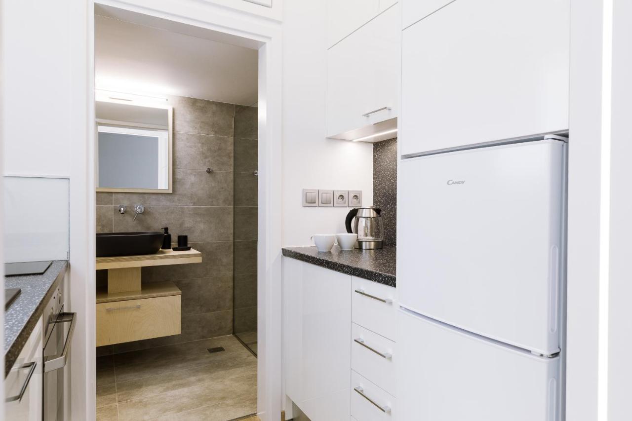 Minimal Apartment On The Shadow Of The Acropolis Athen Exterior foto