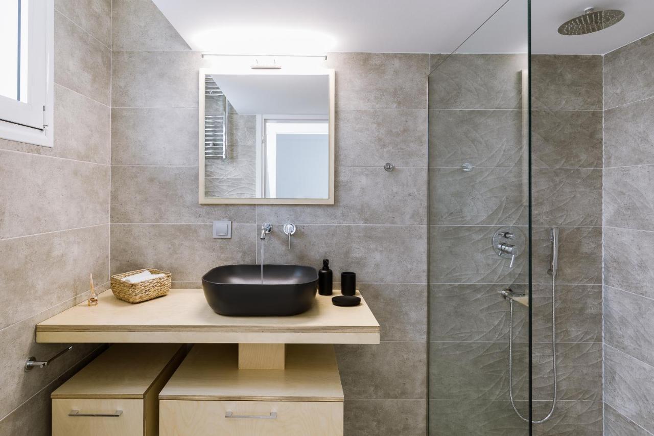 Minimal Apartment On The Shadow Of The Acropolis Athen Exterior foto