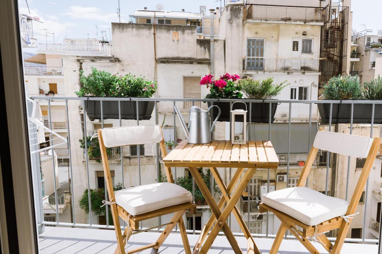 Minimal Apartment On The Shadow Of The Acropolis Athen Exterior foto